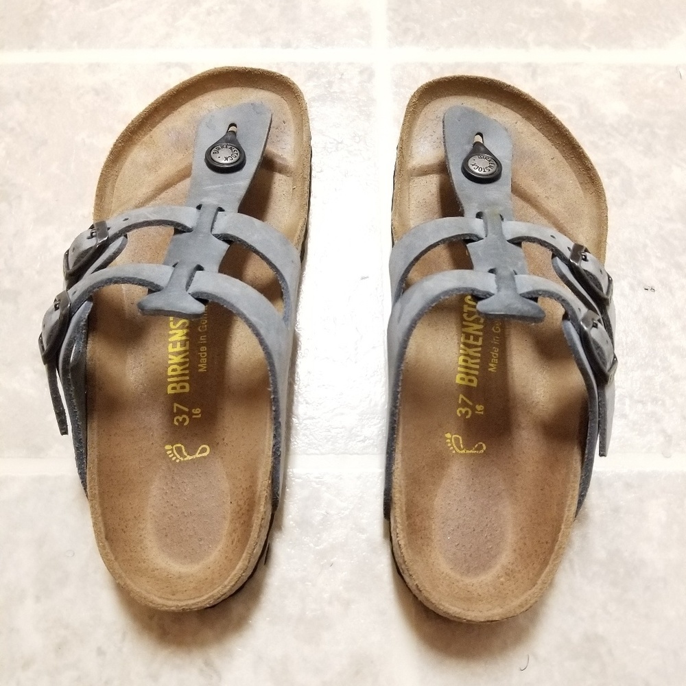 Lightly used birkenstock sandals!